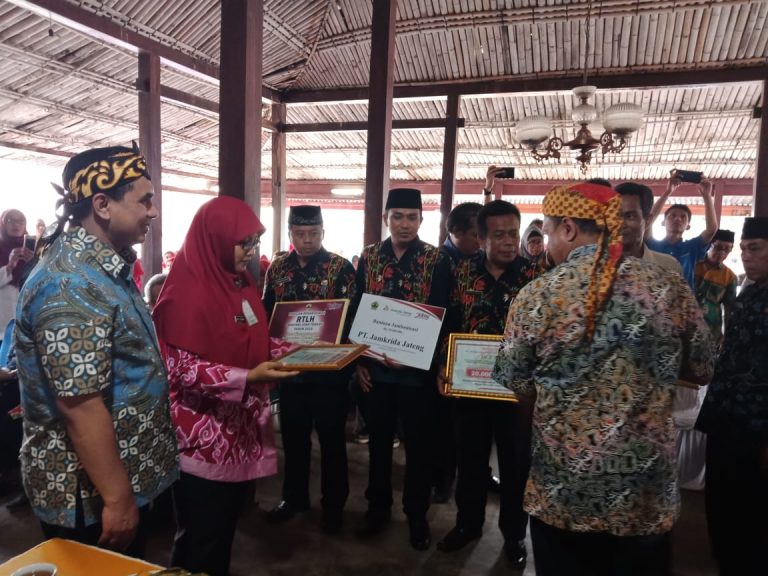 bantuan jambanisasi desa karangtengah