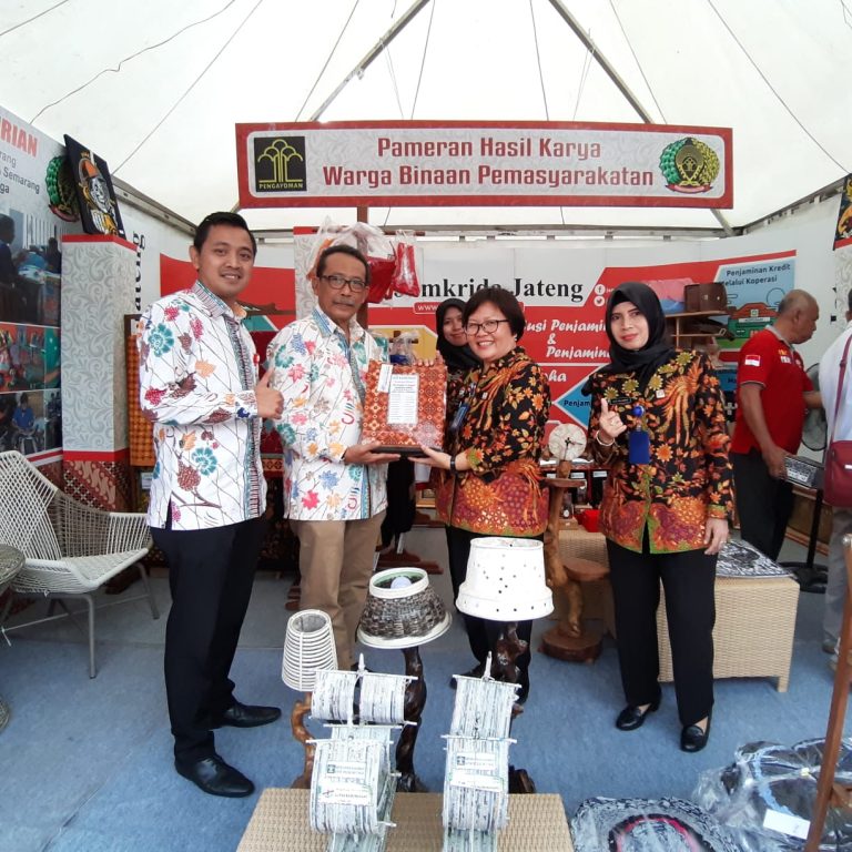 pameran hasil karya umkm mitra binaan pt